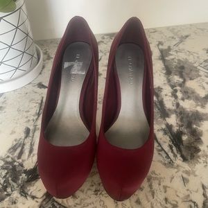 Le Château burgundy high heels